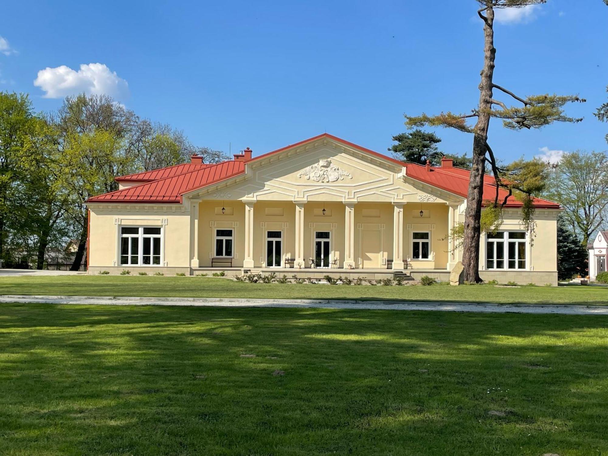 Palac Zbylitowskich Zbylitowska Gora Экстерьер фото